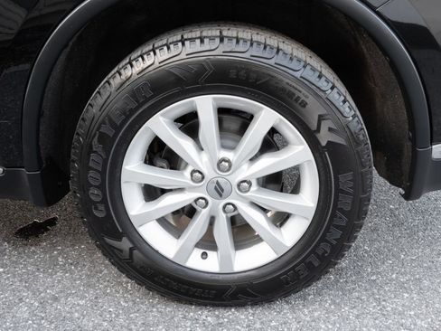 Used 2019 Dodge Durango SXT image 33