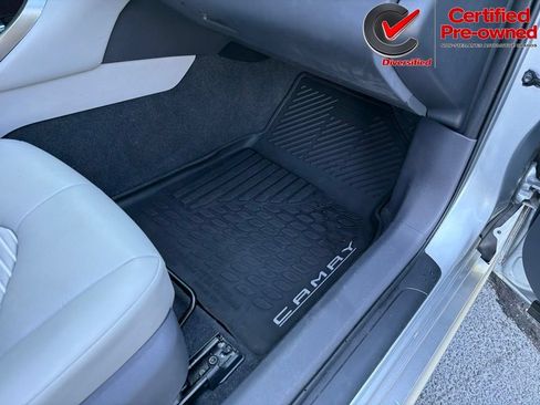 Used 2018 Toyota Camry SE w/ Audio Package FWD image 31