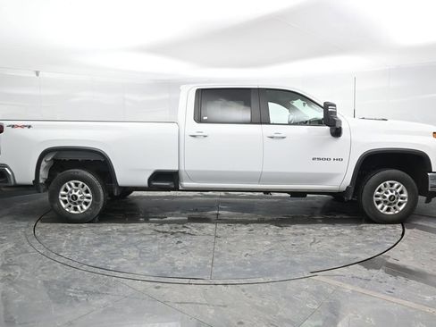 Used 2024 Chevrolet Silverado 2500 LT w/ Convenience Package image 3