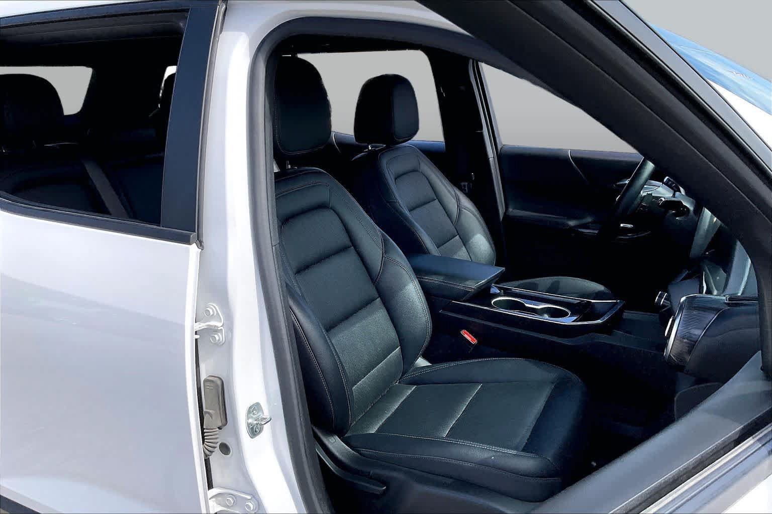 Used 2025 Chevrolet Equinox LT w/ Convenience Package II FWD image 9