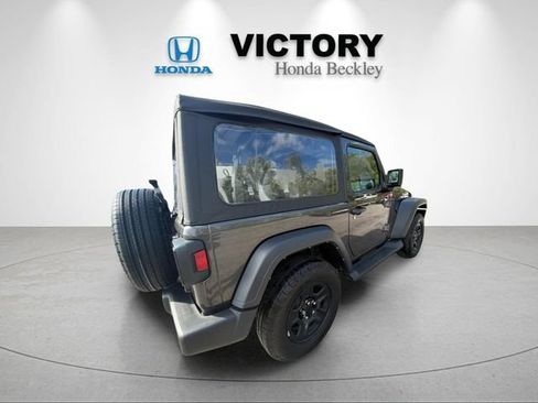 Used 2025 Jeep Wrangler Sport AWD/4WD image 5