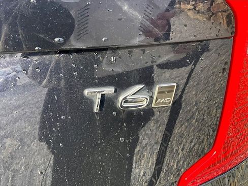 Used 2019 Volvo XC90 T6 Momentum w/ Protection Package image 8