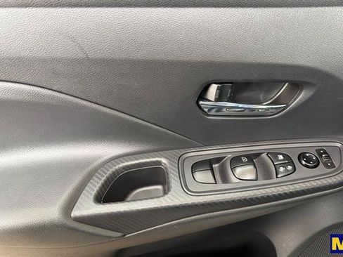 Used 2025 Nissan Versa SV FWD image 11