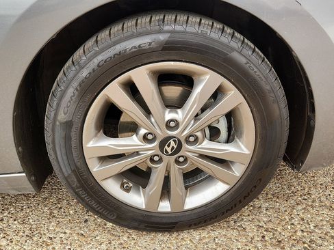 Used 2018 Hyundai Elantra Value Edition FWD image 7