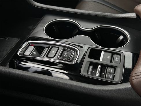 Used 2024 Honda Pilot Elite image 19