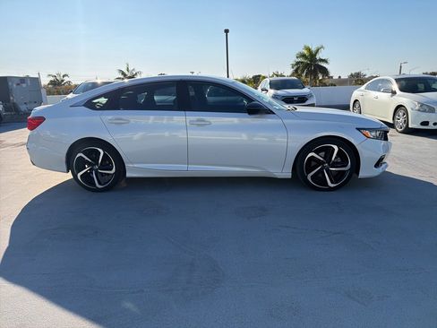 Used 2022 Honda Accord Sport image 4