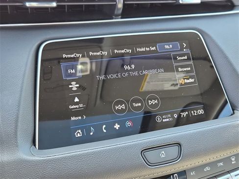 Used 2023 Cadillac XT4 Premium Luxury image 13