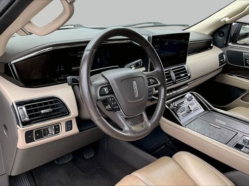 Used 2023 Lincoln Navigator Reserve RWD image 16