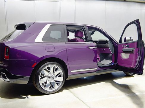 Used 2025 Rolls-Royce Cullinan AWD/4WD image 13