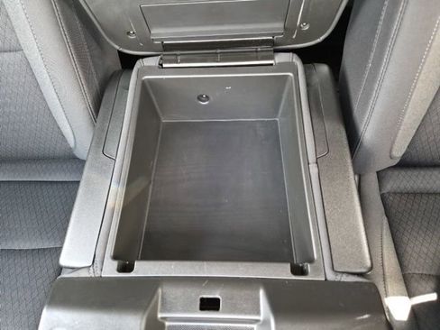 Used 2022 Chevrolet Silverado 1500 LT w/ Z71 Off-Road Package AWD/4WD image 32