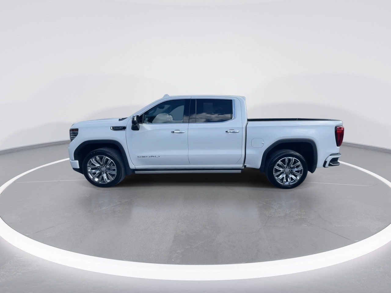 Used 2023 GMC Sierra 1500 Denali w/ Denali Reserve Package AWD/4WD image 10