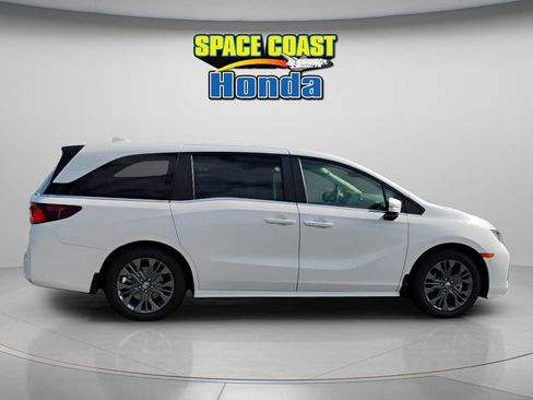 New 2026 Honda Odyssey Touring image 10
