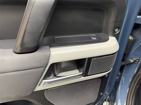 Used 2020 Land Rover Defender 110 SE image 37