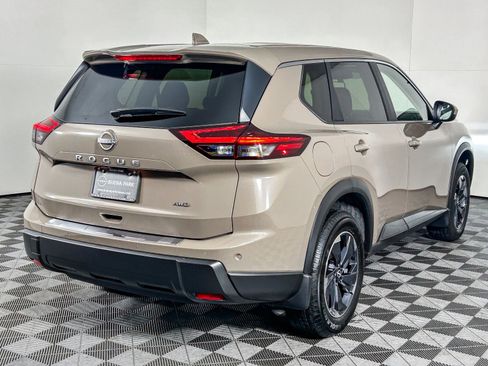 Certified 2025 Nissan Rogue SV image 8