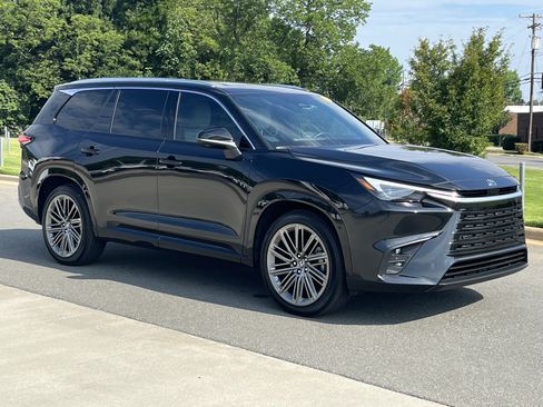Used 2025 Lexus TX 350 AWD w/ Technology Package image 2