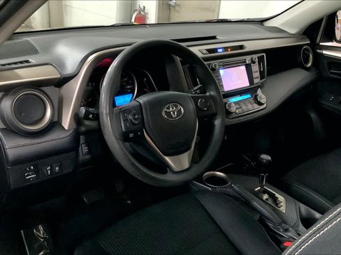 Used 2013 Toyota RAV4 XLE image 18