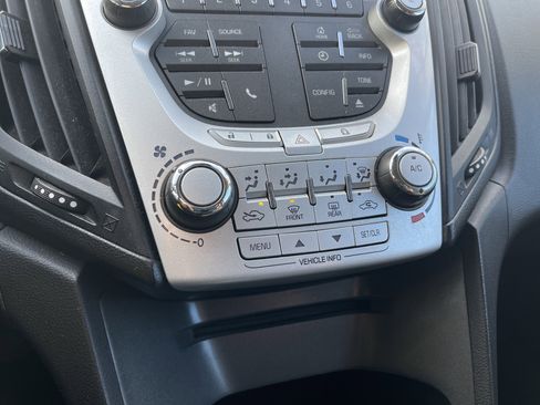 Used 2015 Chevrolet Equinox LT image 20