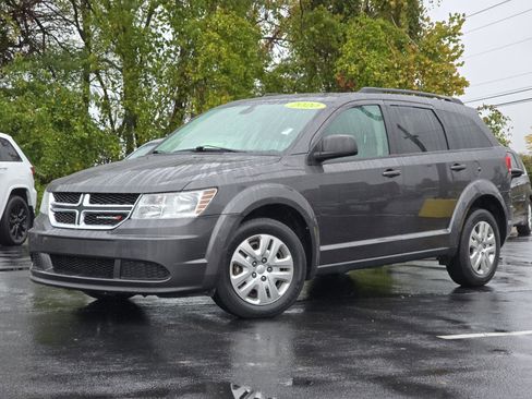 Used 2020 Dodge Journey SE w/ SE Popular Equipment Group image 2