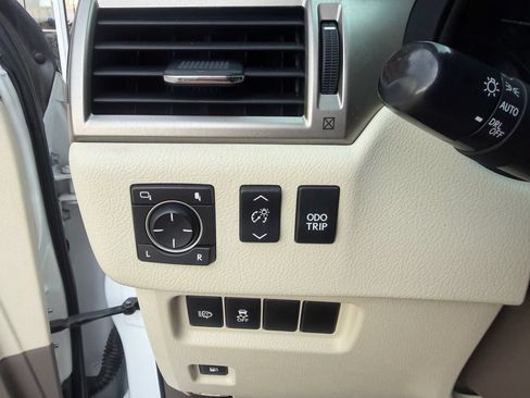 Used 2015 Lexus GX 460 w/ Premium Package AWD/4WD image 35