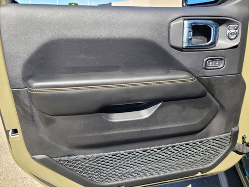 Used 2025 Jeep Wrangler Unlimited Rubicon 392 image 15