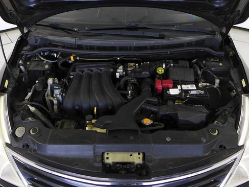 Used 2012 Nissan Versa Hatchback w/ SL Navigation Pkg FWD image 6