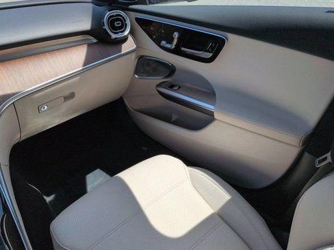 Certified 2025 Mercedes-Benz C 300 Sedan image 16