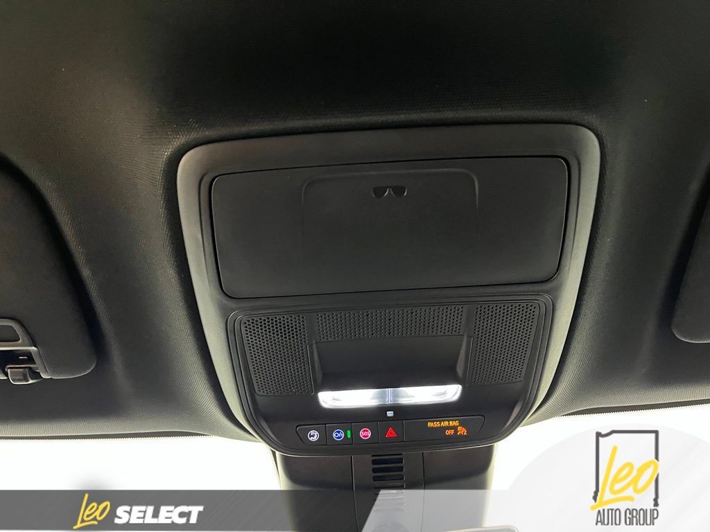 Used 2026 Chevrolet Traverse LT w/ Driver Confidence Package FWD image 28