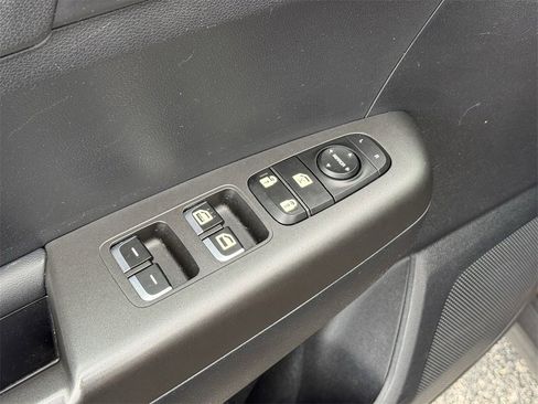 Used 2019 Kia Sportage LX image 15