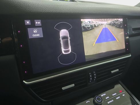 Used 2020 Porsche Cayenne E-Hybrid Coupe AWD/4WD image 17
