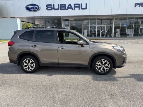 Used 2021 Subaru Forester Premium AWD/4WD image 2