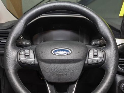 Used 2020 Ford Escape SE image 12