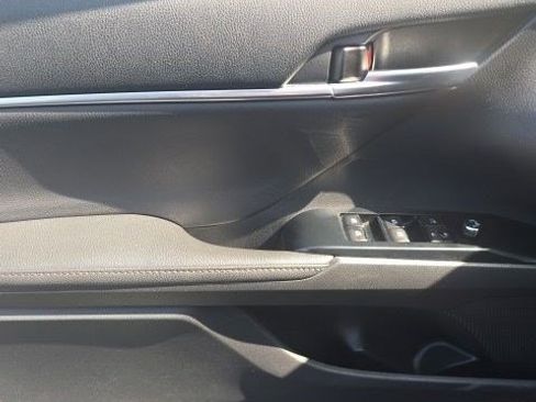 Used 2020 Toyota Camry XLE w/ Driver Assist Package FWD image 11
