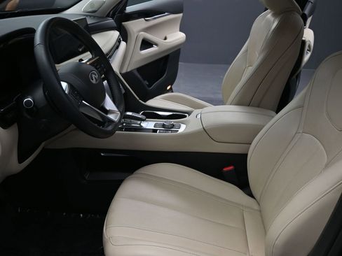 Used 2025 INFINITI QX60 Sensory image 9