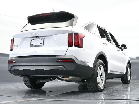 Used 2023 Kia Sorento LX image 51