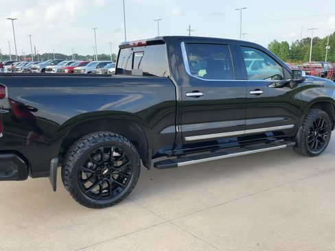 Used 2023 Chevrolet Silverado 1500 High Country w/ Technology Package AWD/4WD image 8