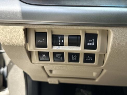 Used 2018 Subaru Outback 2.5i Limited AWD/4WD image 46