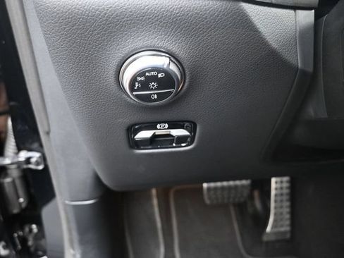 Used 2026 Mercedes-Benz GLC 300 image 16