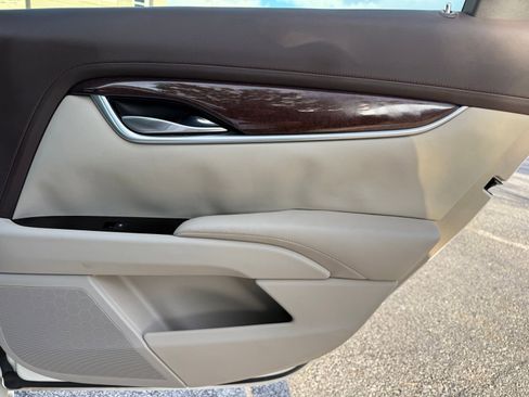 Used 2015 Cadillac XTS Luxury w/ Driver Awareness Package image 45