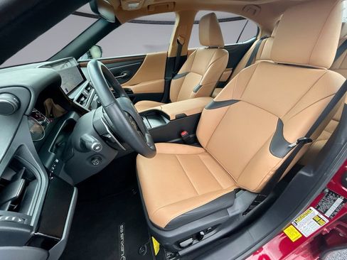 Used 2025 Lexus ES 350 w/ Premium Package FWD image 4