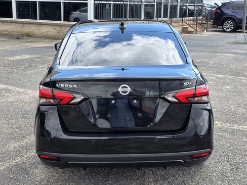 Used 2021 Nissan Versa SV image 4
