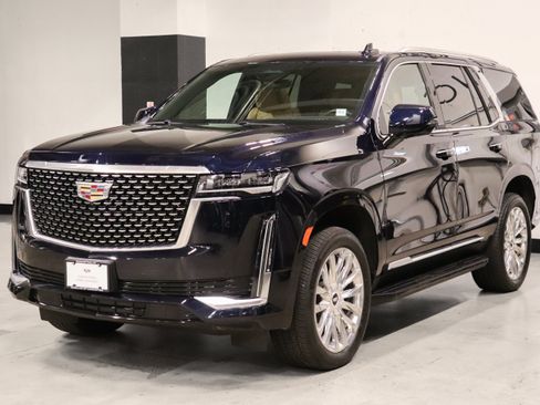 Used 2024 Cadillac Escalade Premium Luxury AWD/4WD image 1