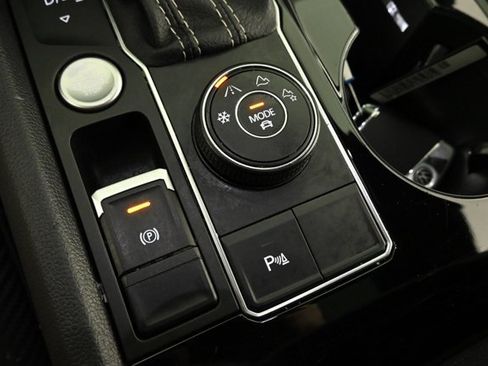 Certified 2023 Volkswagen Atlas Cross Sport SEL image 30