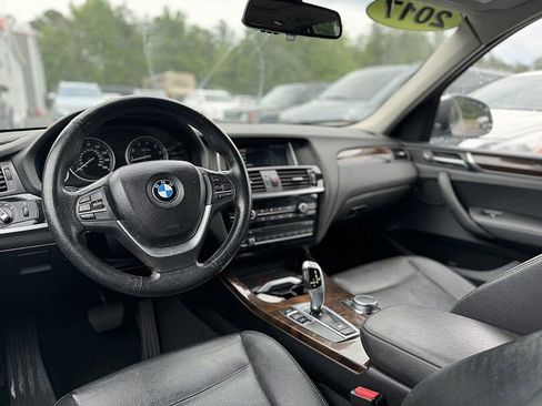 Used 2017 BMW X3 sDrive28i image 3