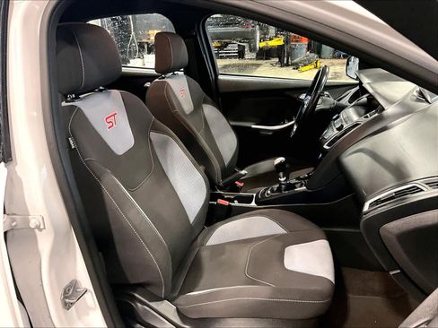 Used 2018 Ford Focus ST image 11