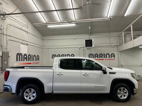 Used 2022 GMC Sierra 1500 SLE AWD/4WD image 10