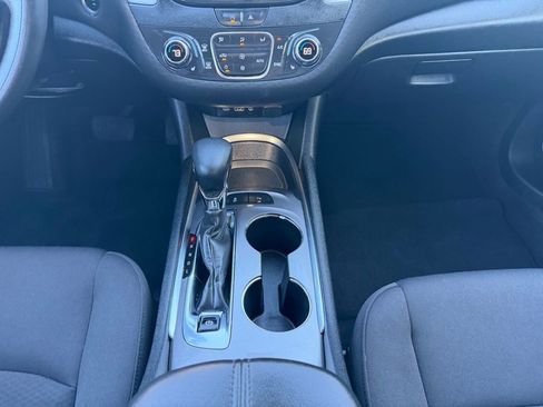 Used 2022 Chevrolet Malibu LT image 36