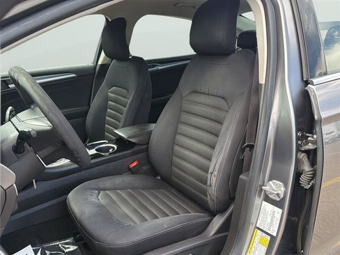 Used 2014 Ford Fusion SE FWD image 13