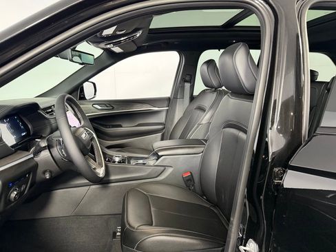 Used 2025 Jeep Grand Cherokee Limited 4xe image 21