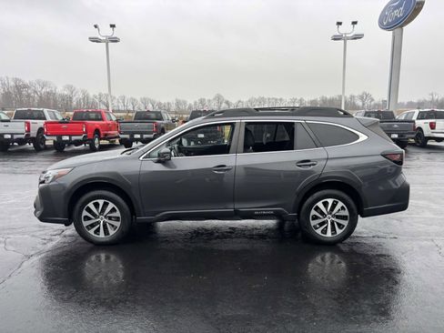Used 2023 Subaru Outback Premium image 5