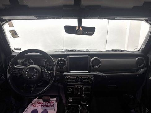 Used 2021 Jeep Gladiator Willys image 2